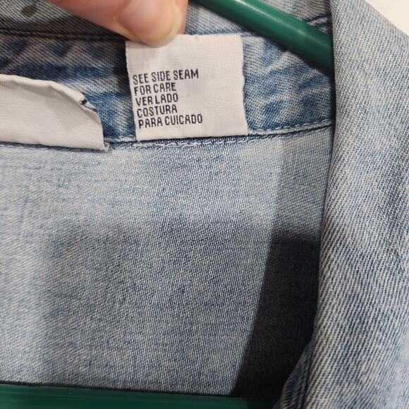 Vintage Christmas Denim Shirt Embroidered Redbirds Cardinals Long Sleeve Jean XL - Picture 3 of 15